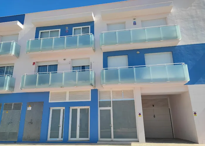 Nina\'S Blue Pool & Beach